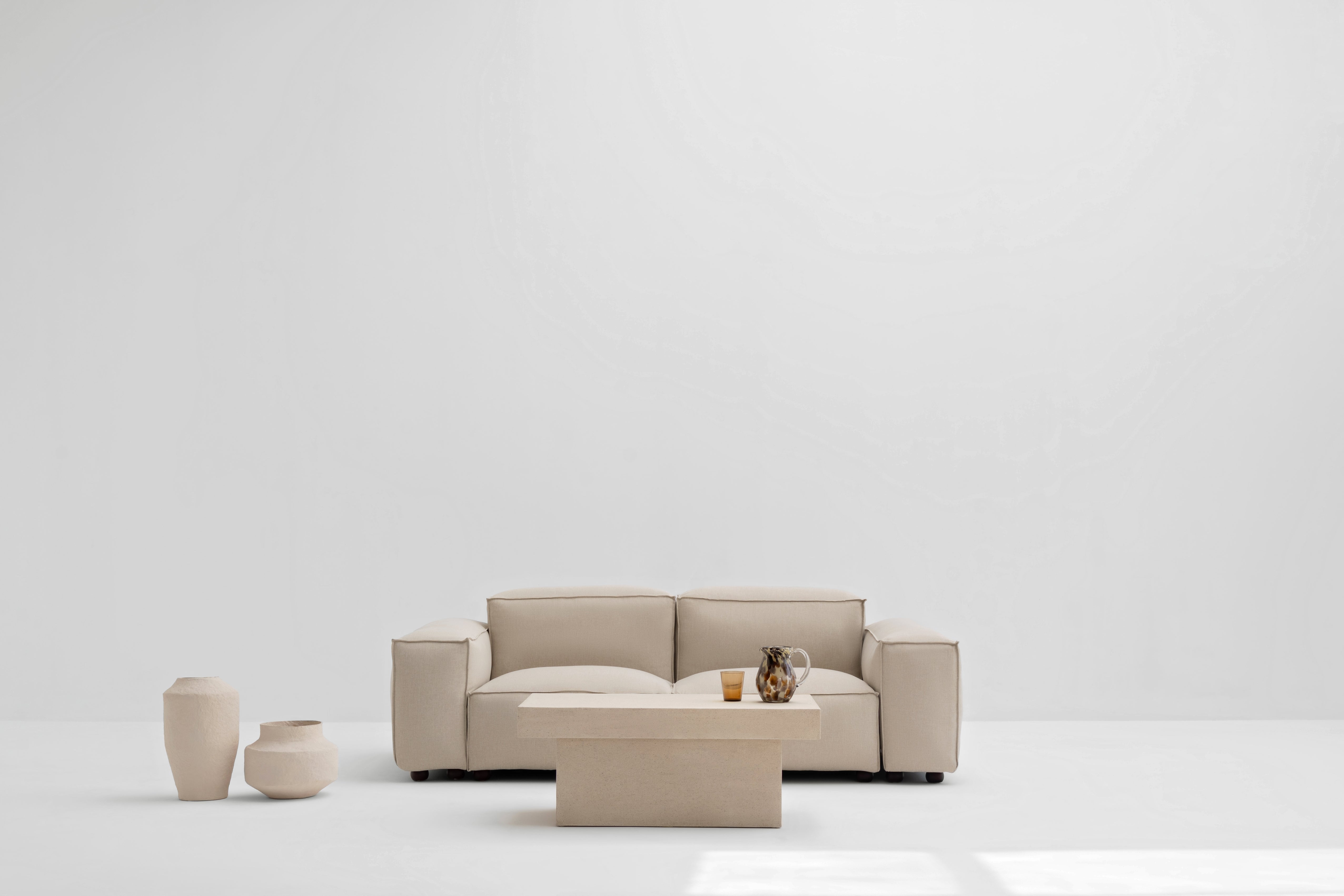 أريكة داميان في الهواء الطلق