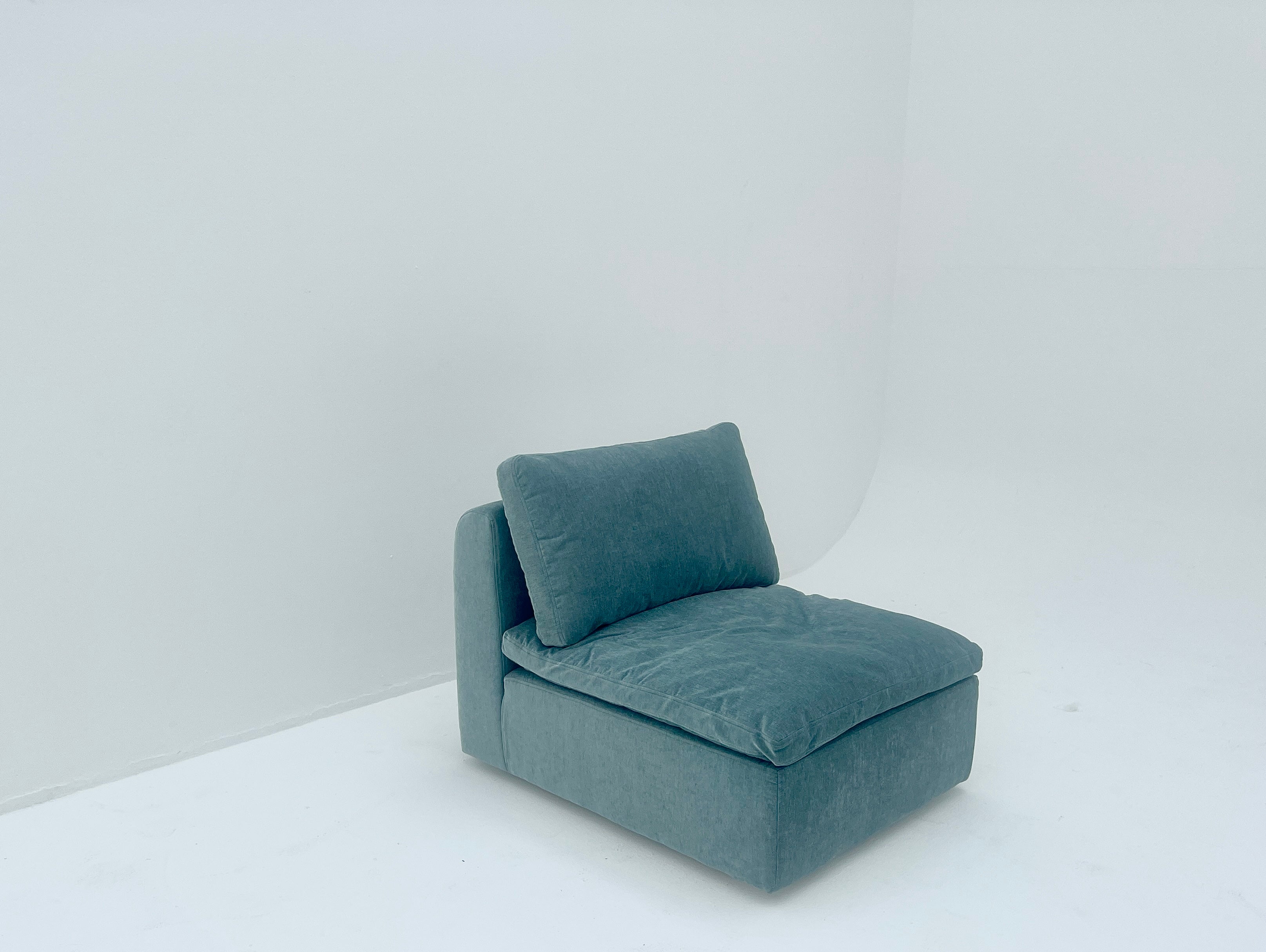 أفيس بدون ذراعين بمقعد واحد