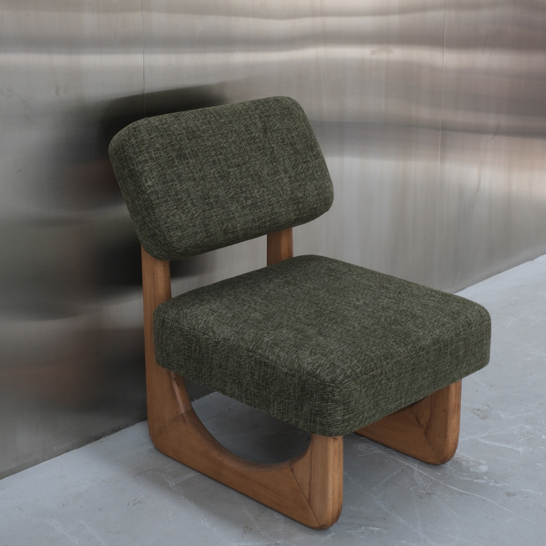 Ready to Ship: The Imogen Accent Chair (L.55xW.58xH.77 cm)