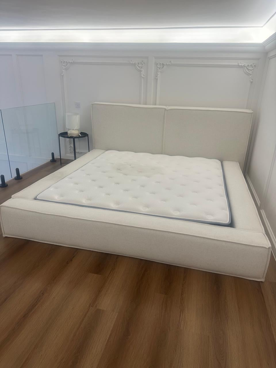 Derrel bed king size- PRELOVED