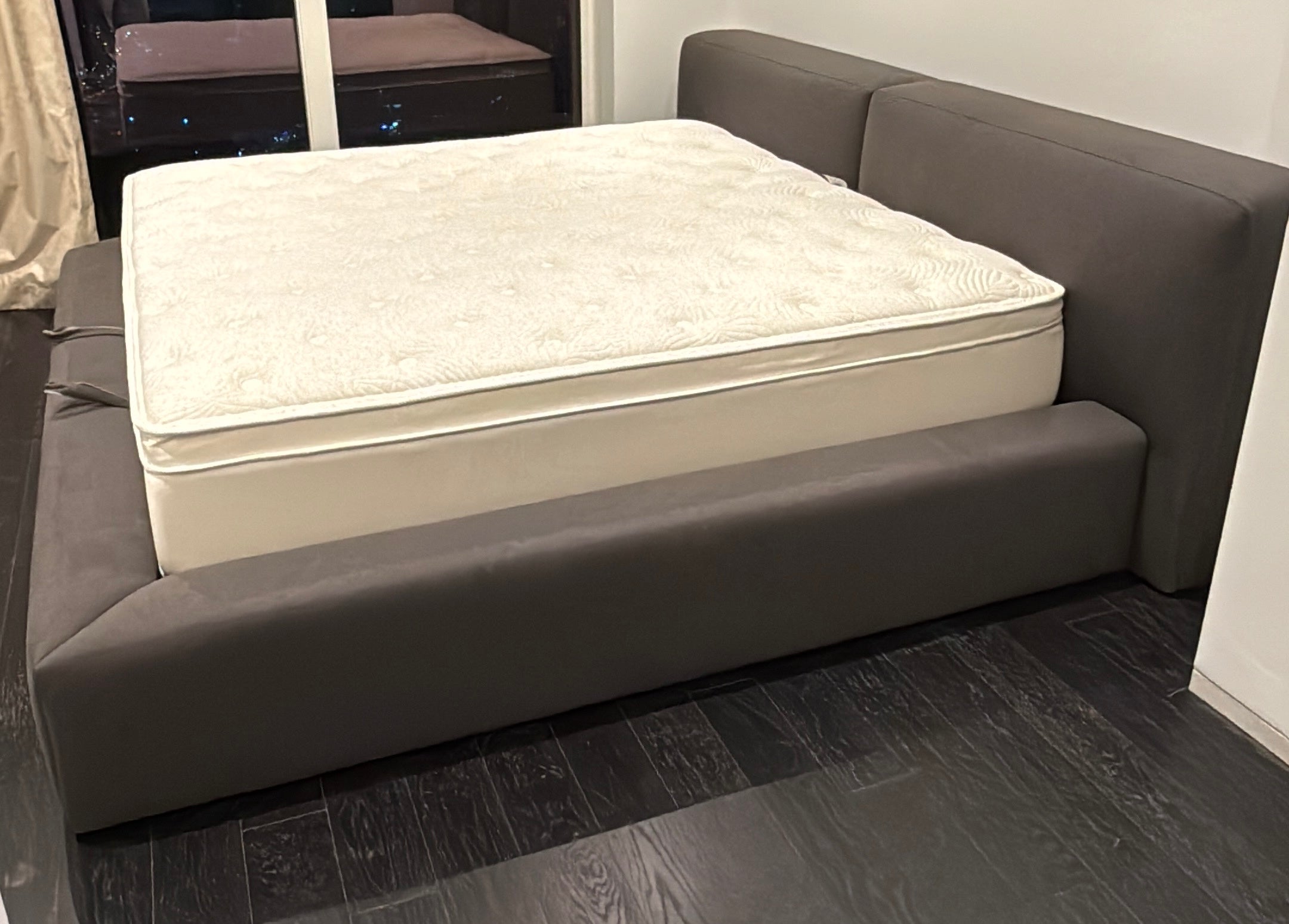 Jerry bed super king (with hydraulic storage)- PRELOVED