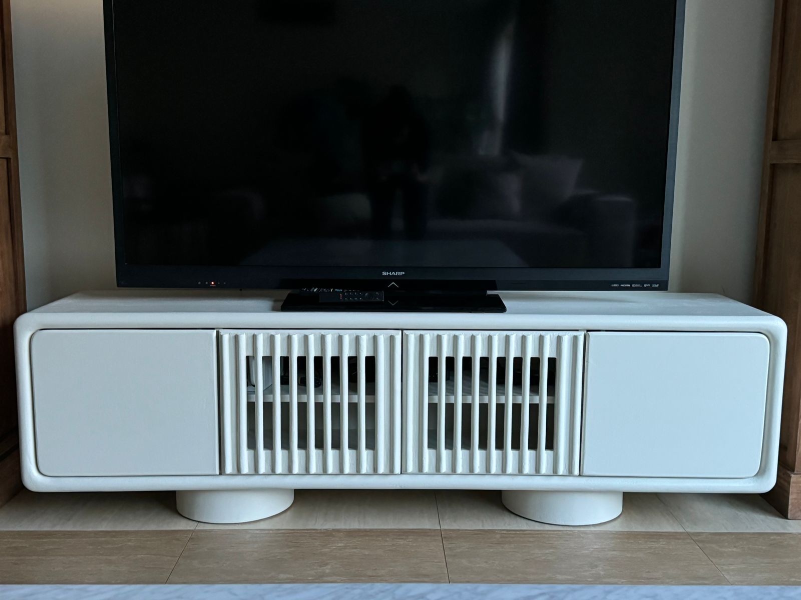 Barb Tv Unit with Legs