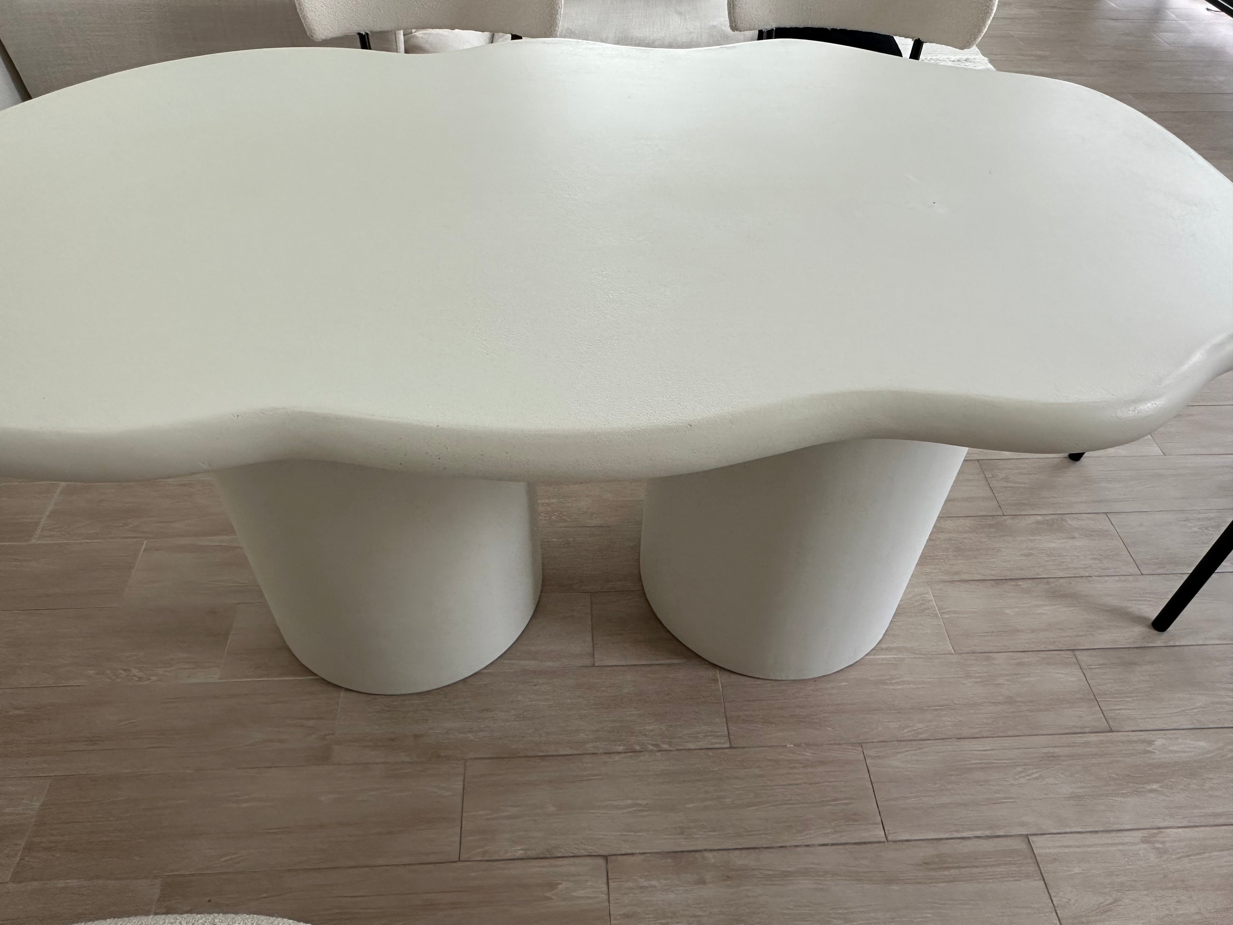 The Victoria Dinning Table 4 Seater