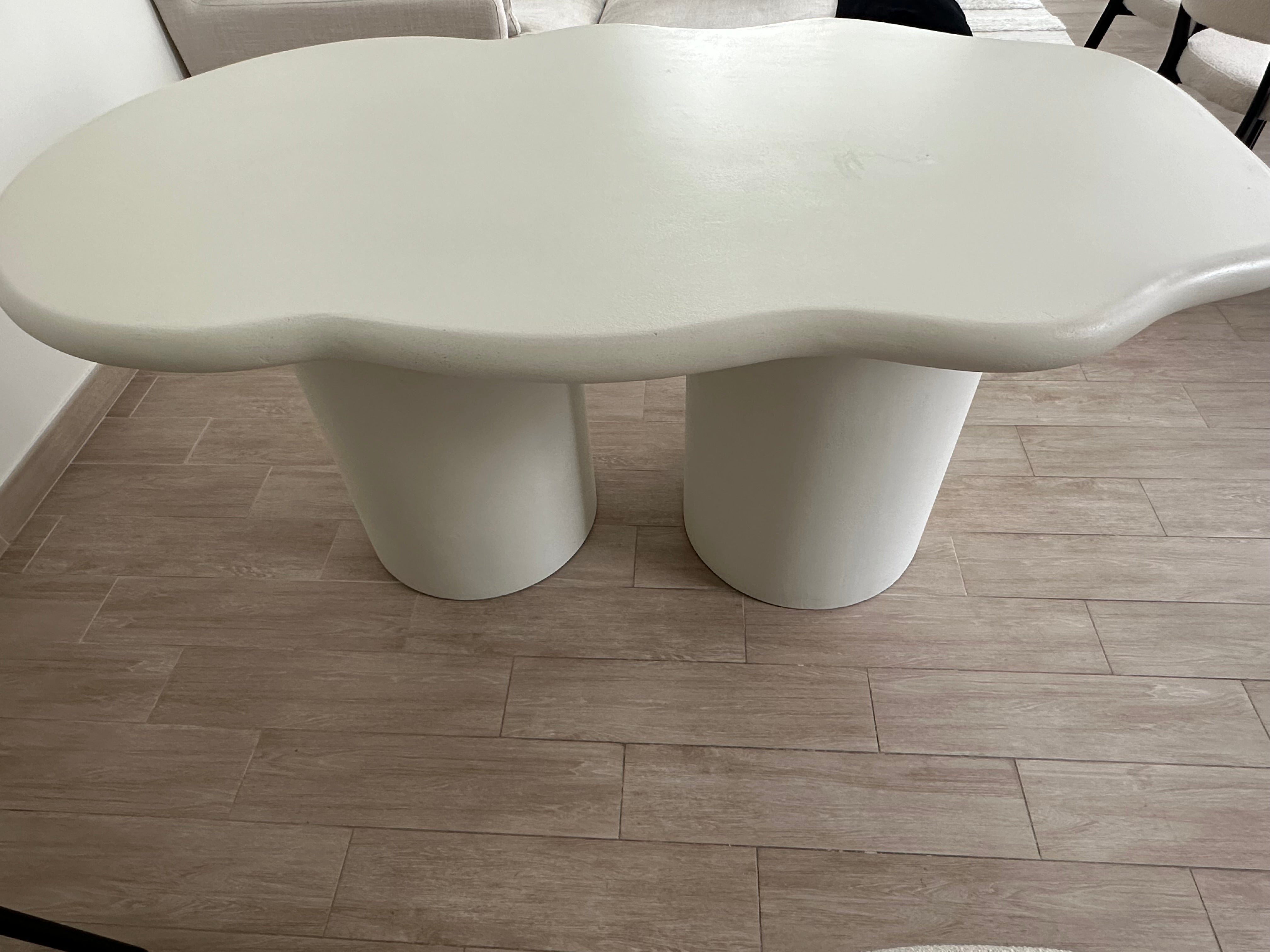 The Victoria Dinning Table 4 Seater