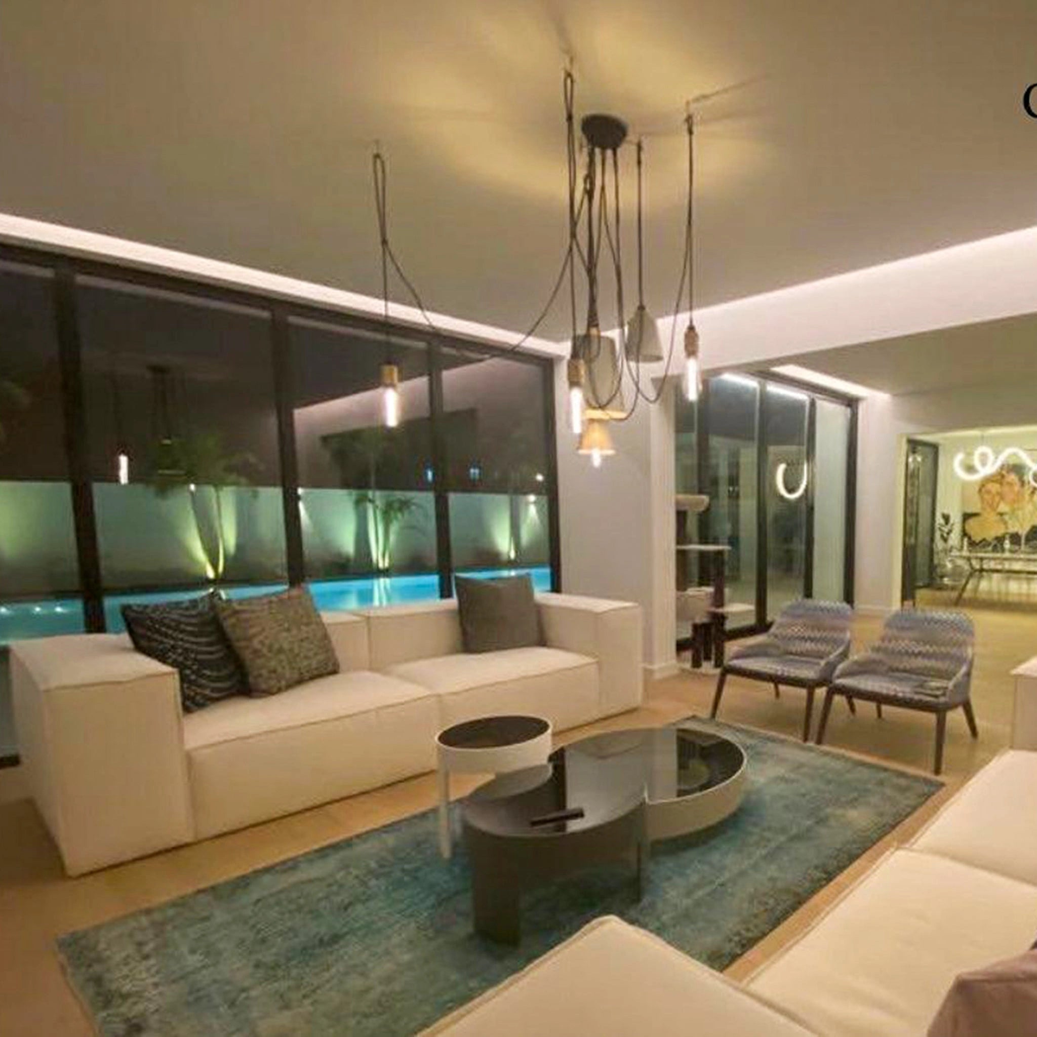 أريكة داميان المعيارية