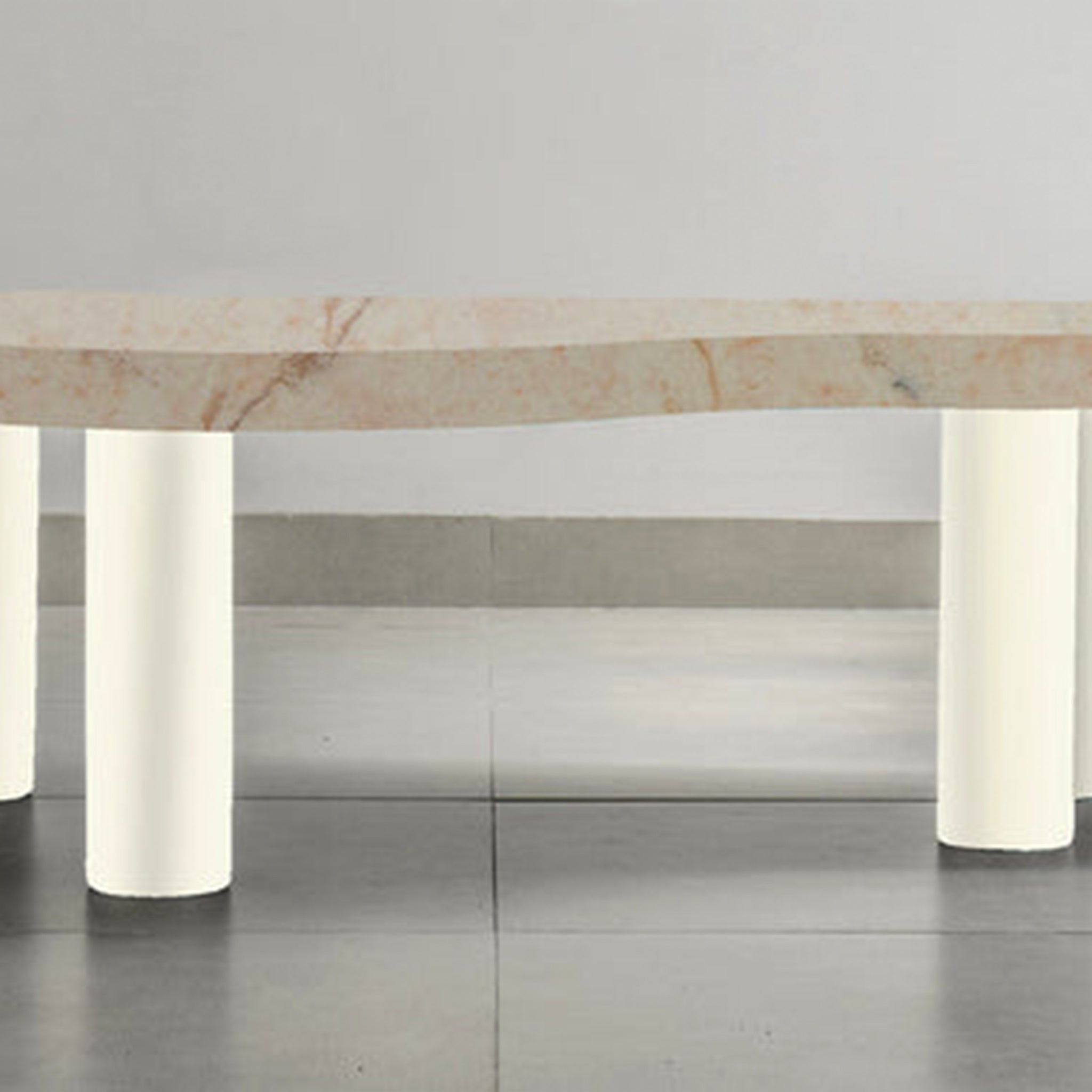 Large Coffee Table: 130cm x 80cm size offers ample surface space.