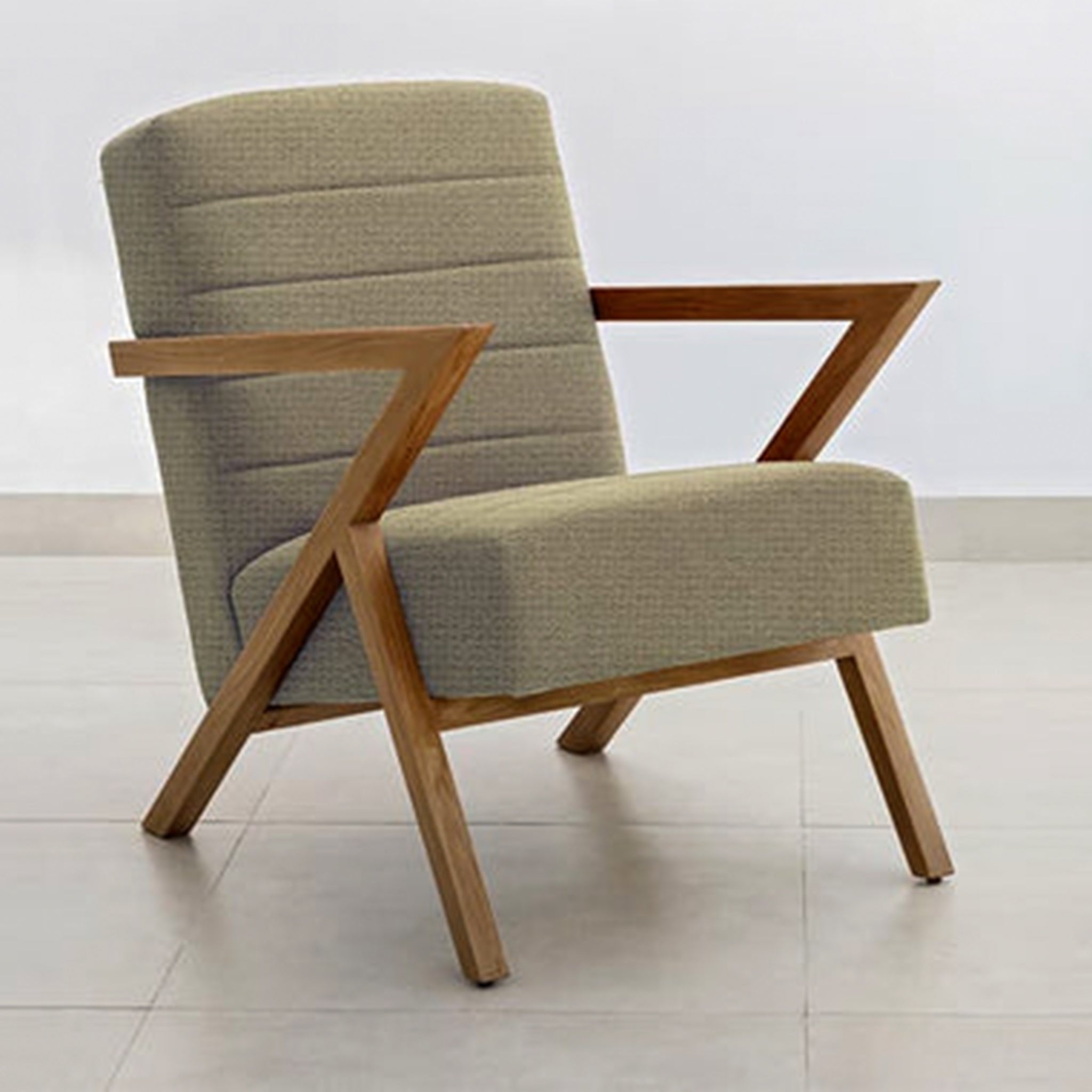 The Stanley chair – elegant seating with a wooden frame