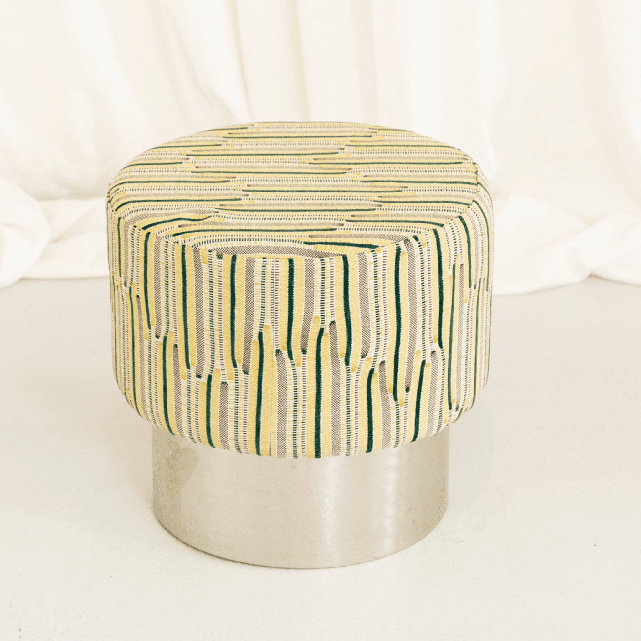 The Della stool