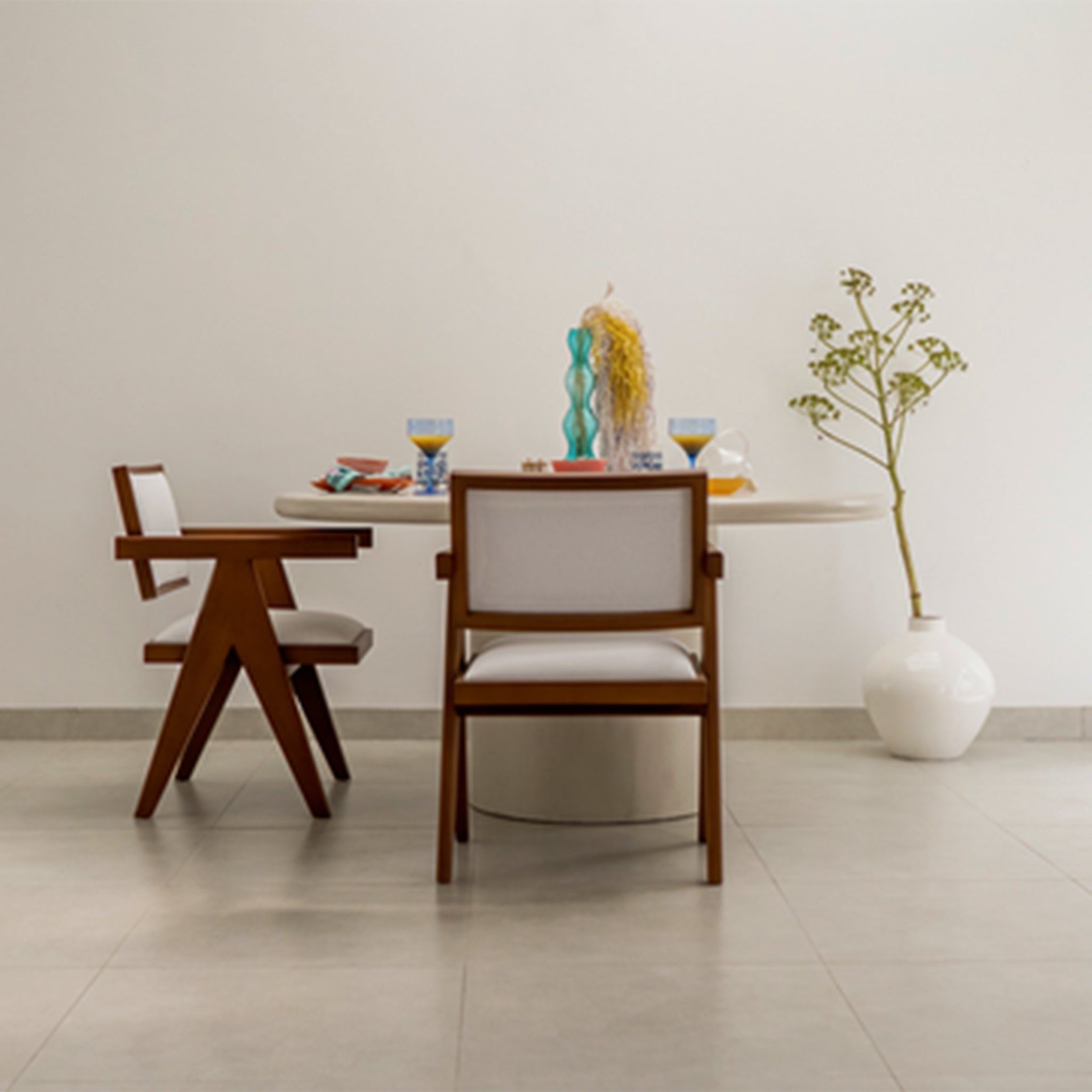 Round dining table perfect for modern and minimalist interiors